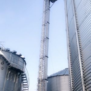 Meet your Posher, Yan